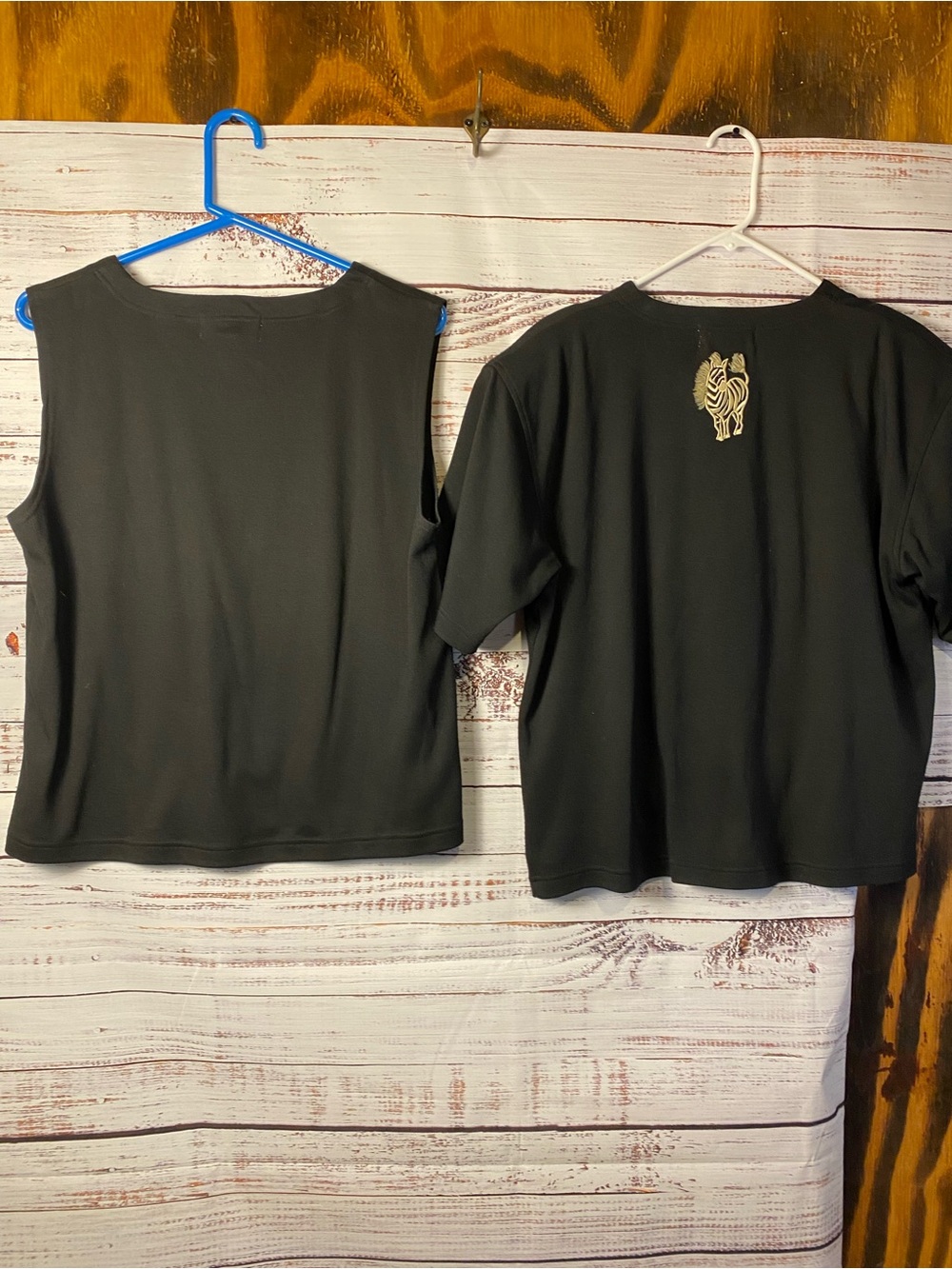Lisa International Black Top and Cardigan Set with Gold Zebra Embroidery Sz-XL - Picture 2 of 8
